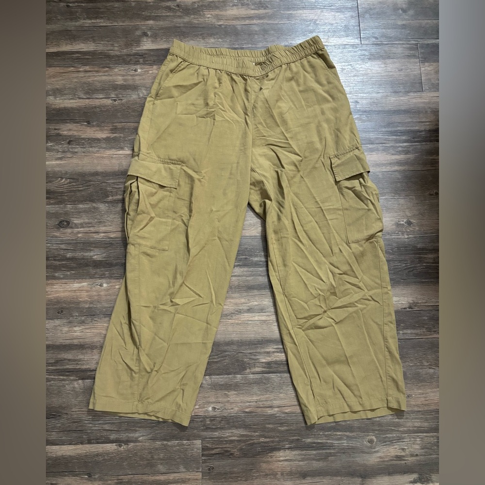 Universal Thread Olive Cargo Pants